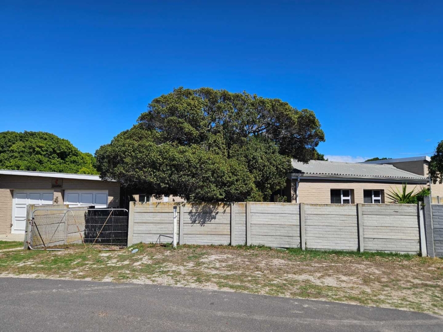 4 Bedroom Property for Sale in Pearly Beach Western Cape